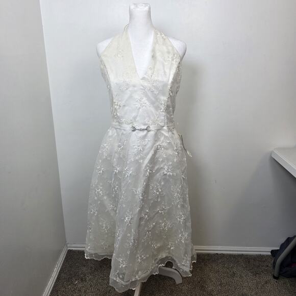 Scott McClintock Dresses & Skirts - Scott Mcclintok White Floral Embroidered Halter Knee Length Bridal Dress Size 12